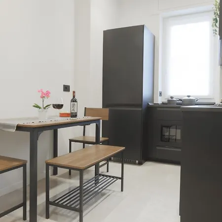 New Modern Flat 10 Minutes Walk From Central Station Milan Exterior photo