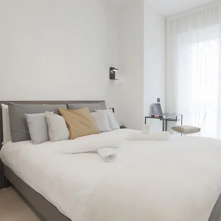 New Modern Flat 10 Minutes Walk From Central Station Milan Exterior photo